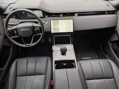 Used 2025 Land Rover Range Rover Evoque Dynamic SE image 18