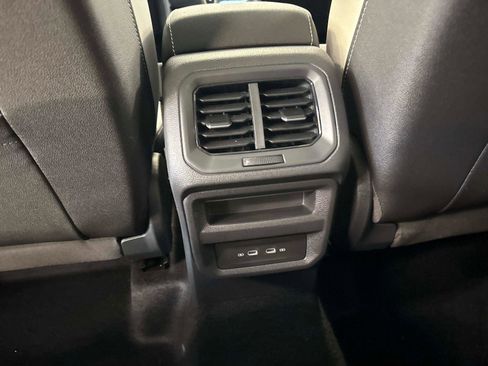 New 2026 Volkswagen Taos SE image 17