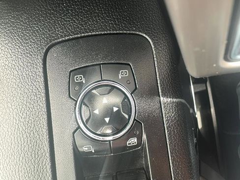 Used 2015 Ford F150 Platinum w/ Equipment Group 701A Luxury AWD/4WD image 19