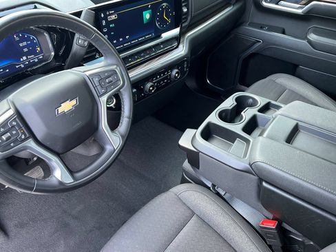 Used 2025 Chevrolet Silverado 1500 LT AWD/4WD image 10