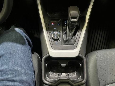 Certified 2021 Toyota RAV4 XLE AWD/4WD image 21