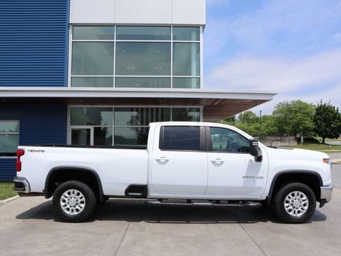 Used 2020 Chevrolet Silverado 2500 LT w/ All Star Edition AWD/4WD image 2