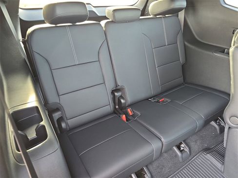 New 2026 GMC Acadia Elevation image 12