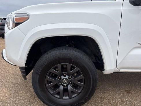 Used 2022 Toyota Tacoma SR5 image 6