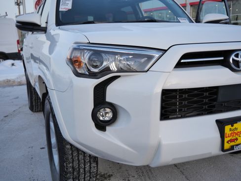 Certified 2021 Toyota 4Runner SR5 Premium image 17