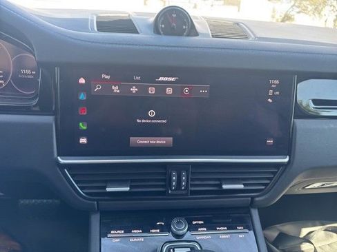 Used 2022 Porsche Cayenne image 13