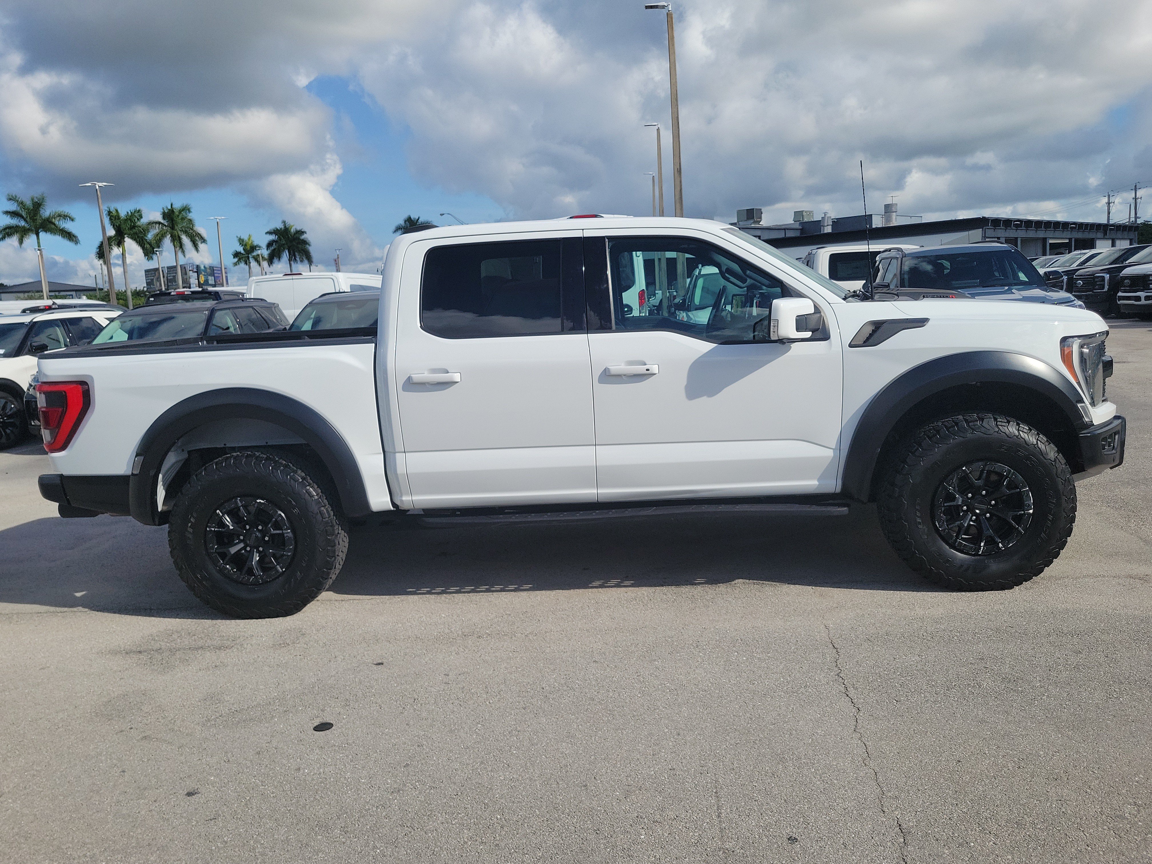 Used 2023 Ford F150 Raptor w/ Equipment Group 802A Raptor R AWD/4WD image 4