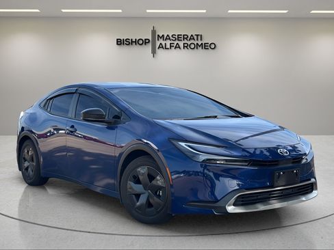 Used 2026 Toyota Prius Plug-In Hybrid FWD image 1