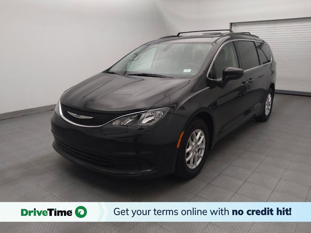 Used 2020 Chrysler Voyager Lxi FWD image 1