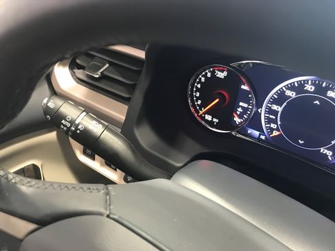Used 2023 GMC Acadia Denali w/ Denali Ultimate Package AWD/4WD image 20