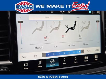 New 2026 Chrysler Pacifica Select