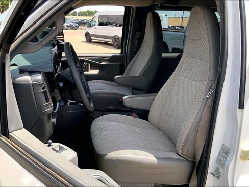 Used 2019 Chevrolet Express 3500 LT w/ LT Preferred Equipment Group RWD image 8