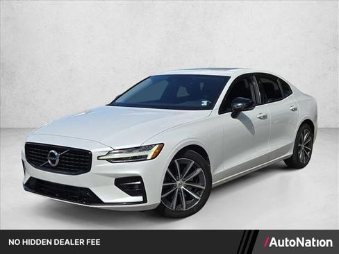 Used 2021 Volvo S60 T5 Momentum w/ Premium Package FWD image 1