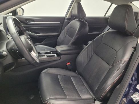 Used 2024 Nissan Altima 2.5 SR w/ SR Premium Package FWD image 17