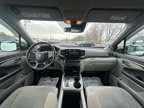 Used 2021 Honda Pilot EX image 2