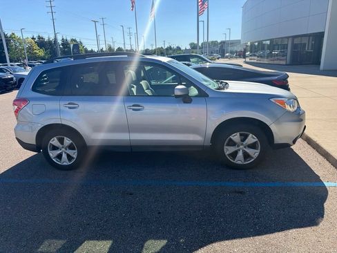 Used 2016 Subaru Forester 2.5i Premium w/ All-Weather Package AWD/4WD image 5