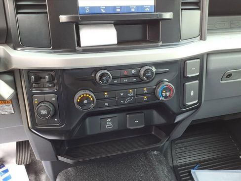 New 2025 Ford F550 4x4 Regular Cab Super Duty image 19