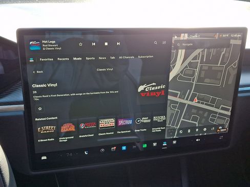 Used 2021 Tesla Model S Plaid image 17