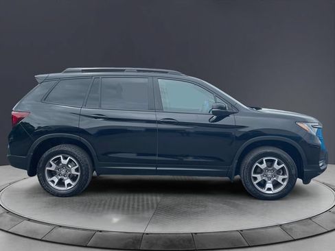 Certified 2023 Honda Passport TrailSport image 6