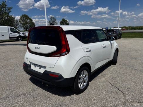 Used 2022 Kia Soul LX w/ Technology Package FWD image 9