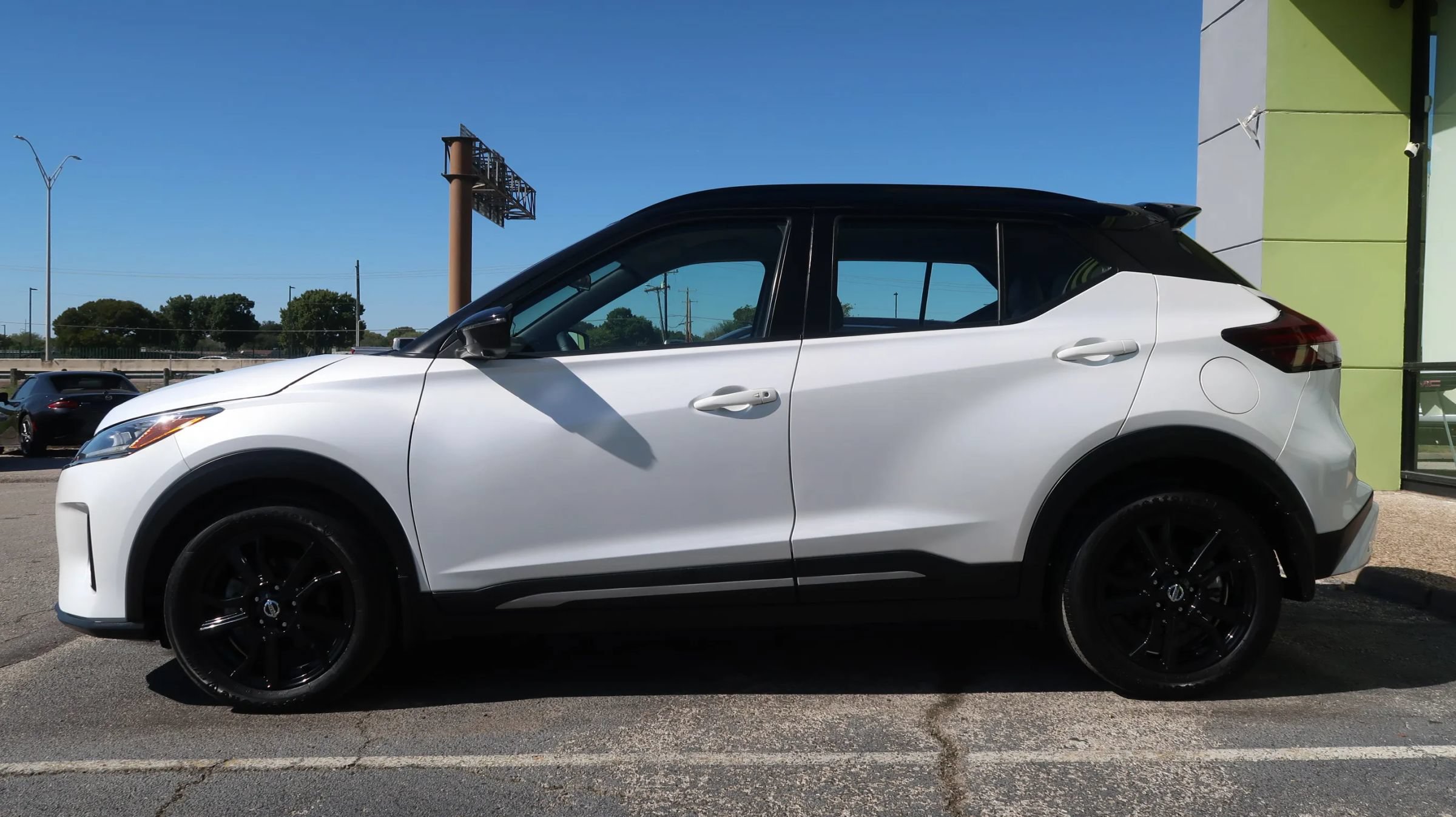 Used 2021 Nissan Kicks SR w/ SR Premium Package FWD image 7