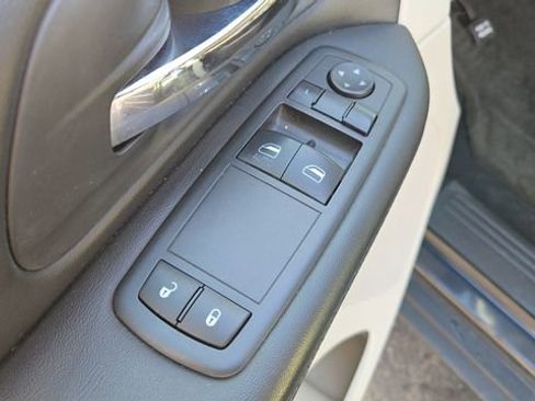 Used 2014 Dodge Grand Caravan American Value Package image 5