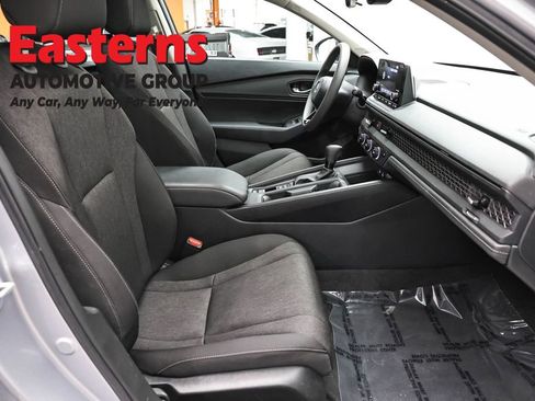 Used 2025 Honda Accord SE image 23