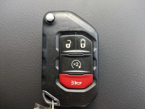 Used 2020 Jeep Gladiator Rubicon AWD/4WD image 35
