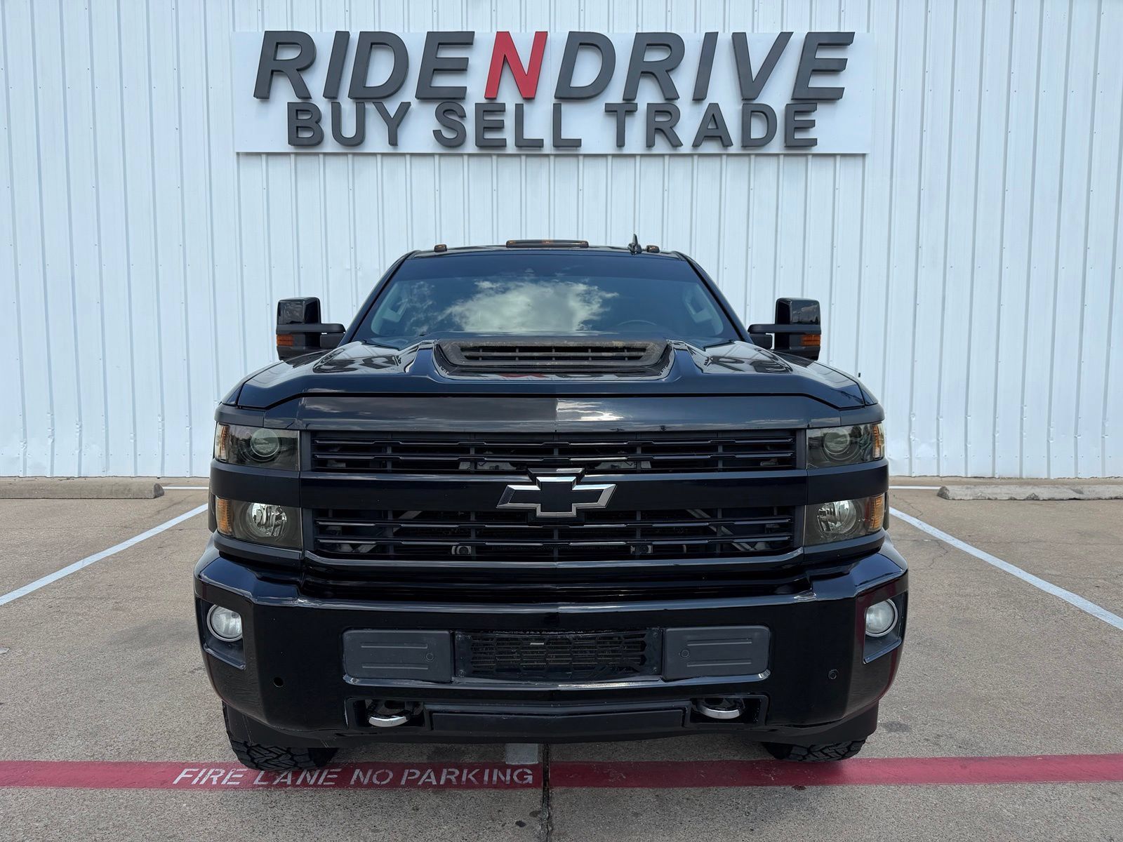 Used 2019 Chevrolet Silverado 3500 High Country w/ Duramax Plus Package AWD/4WD image 11