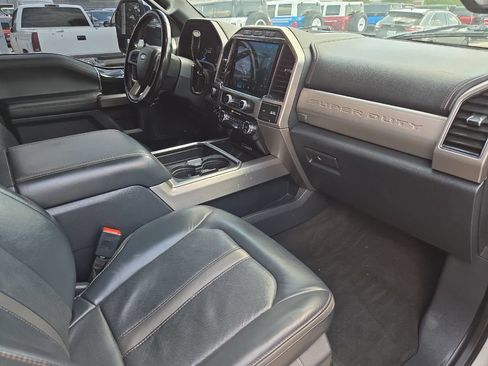 Used 2022 Ford F250 Platinum w/ FX4 Off-Road Package AWD/4WD image 14