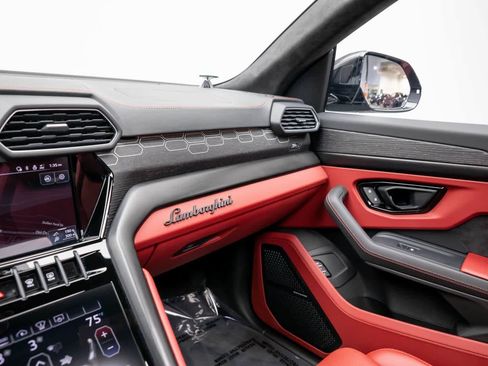 Used 2023 Lamborghini Urus S image 42