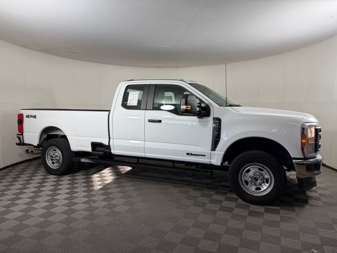 Used 2023 Ford F350 XL w/ 360-Degree Camera Package AWD/4WD image 7