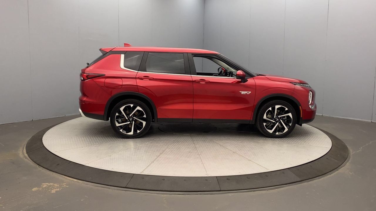 Used 2023 Mitsubishi Outlander SE AWD/4WD image 6
