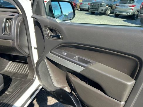 Used 2022 Chevrolet Colorado LT w/ Fleet Safety Package image 6