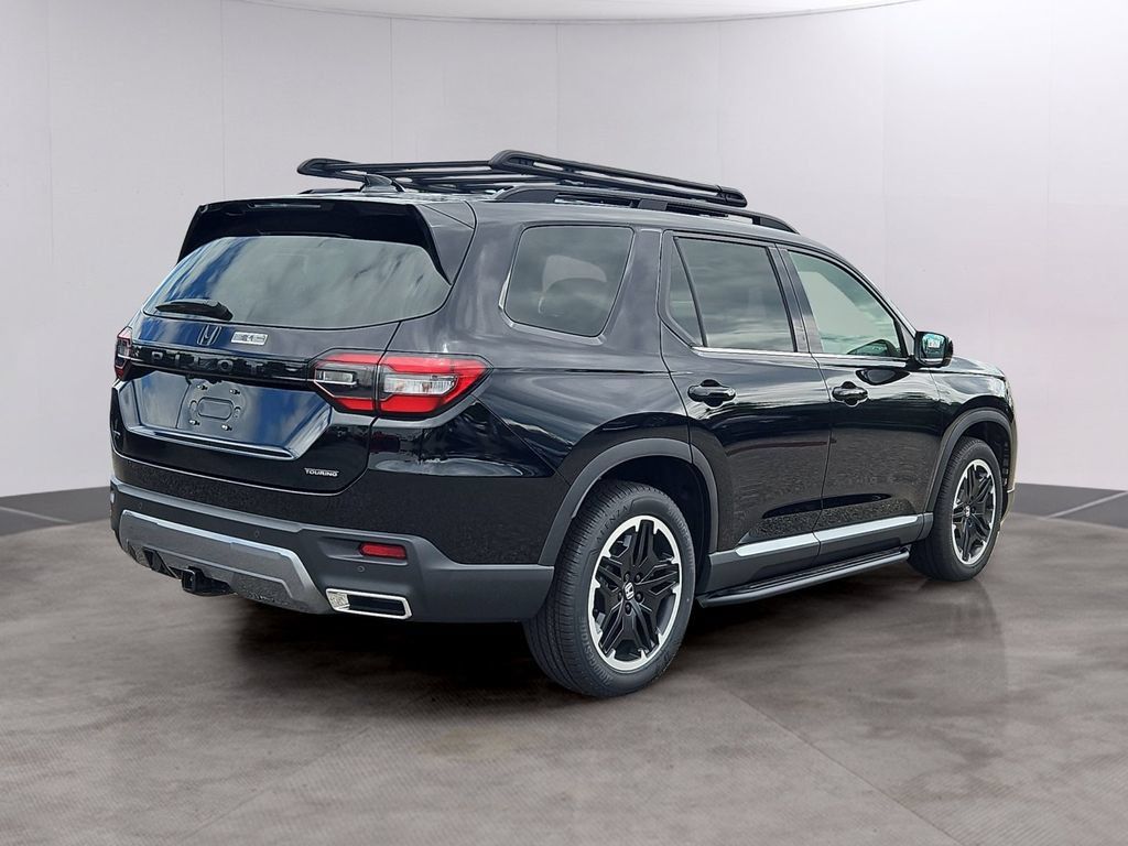 New 2026 Honda Pilot Touring image 3