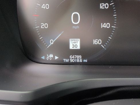 Used 2021 Volvo S60 T5 Momentum w/ Advanced Package image 22