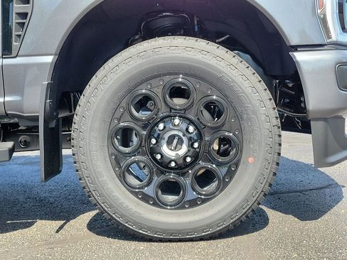 New 2026 Ford F250 XLT w/ XLT Premium Package AWD/4WD image 9
