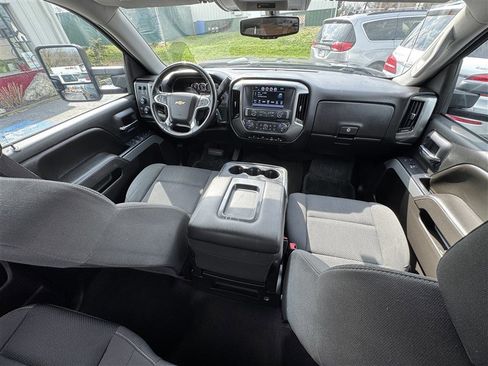 Used 2017 Chevrolet Silverado 1500 LT w/ Midnight Edition image 9