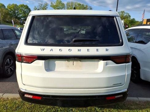 Used 2024 Jeep Wagoneer Series II image 8