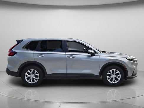 Used 2025 Honda CR-V LX image 3
