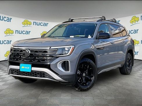 Used 2024 Volkswagen Atlas Peak Edition SE AWD/4WD image 3