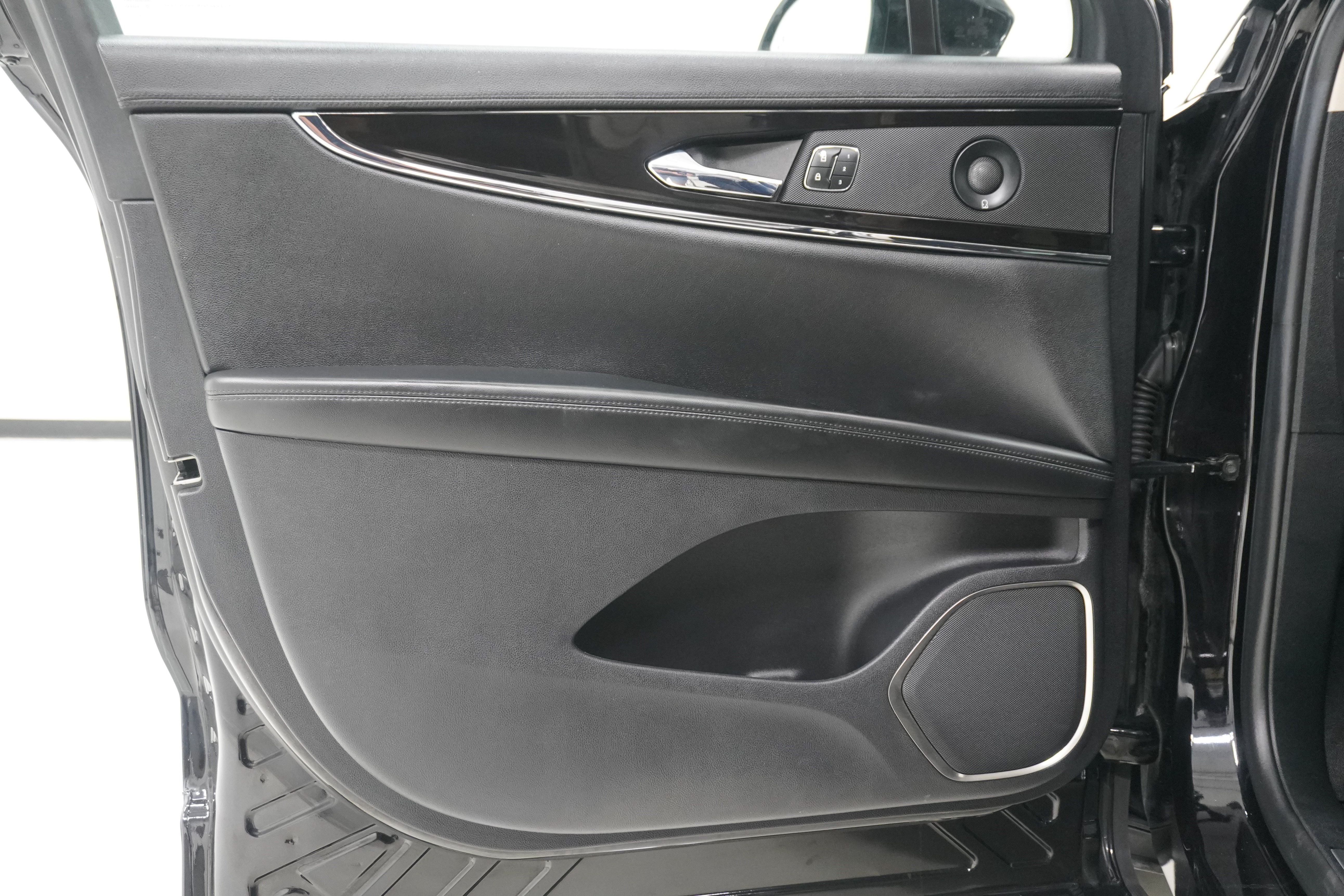 Used 2021 Lincoln Nautilus Reserve FWD image 15
