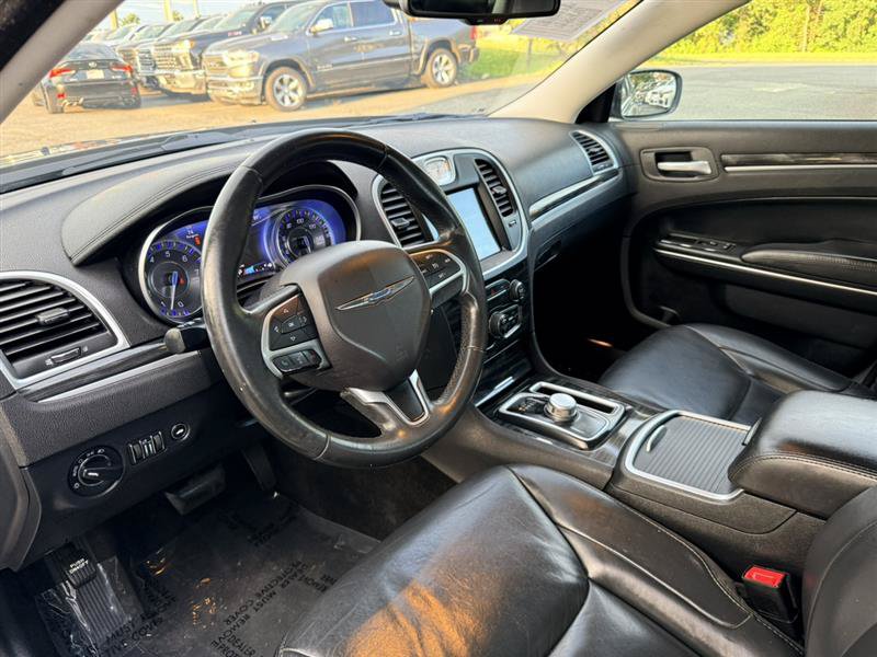 Used 2016 Chrysler 300 Limited RWD image 30
