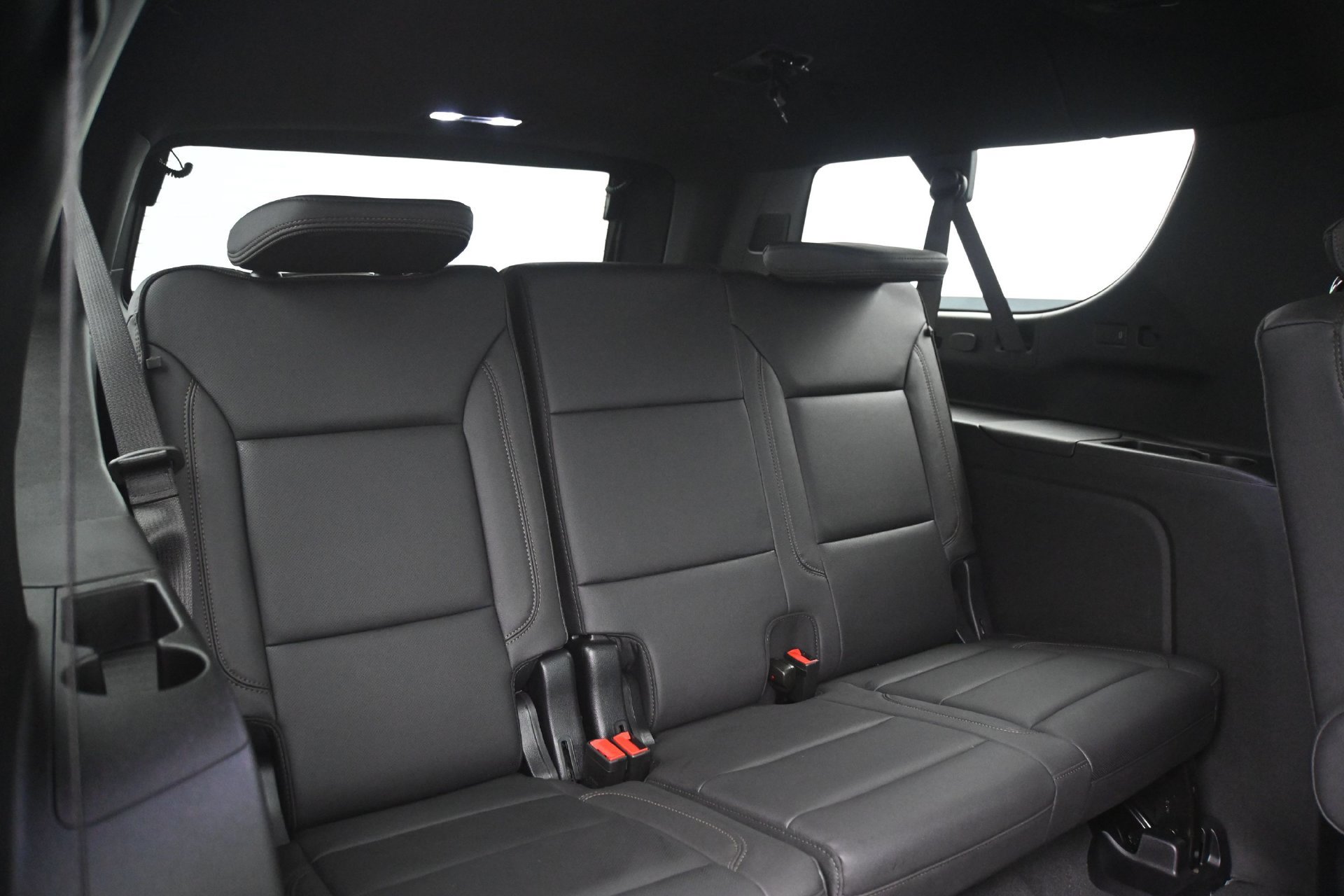 Used 2025 Chevrolet Suburban High Country AWD/4WD image 15