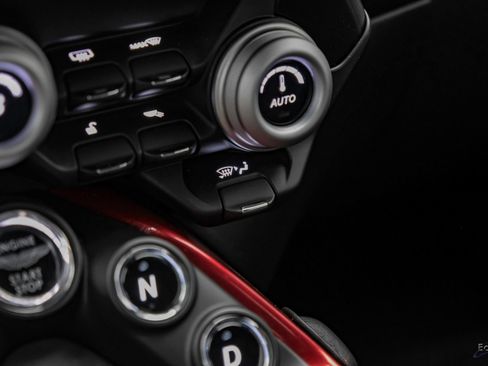 Used 2019 Aston Martin V8 Vantage Coupe RWD image 75