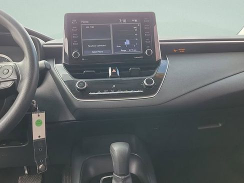Used 2021 Toyota Corolla LE image 22