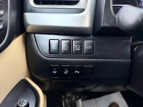 Used 2019 Toyota Highlander Limited Platinum AWD/4WD image 35