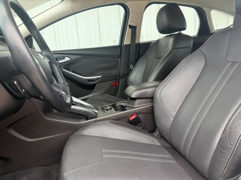 Used 2013 Ford Focus Titanium FWD image 11