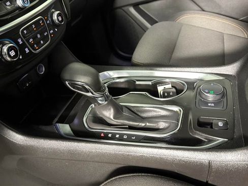 Certified 2021 Chevrolet Traverse LT FWD image 23