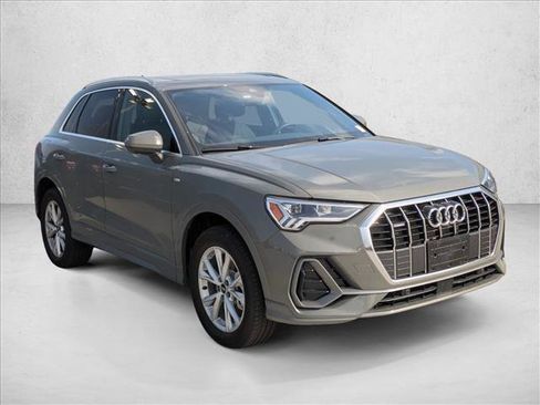 Used 2024 Audi Q3 2.0T Premium Plus w/ Premium Plus Package image 3